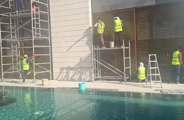 مشروع تنظيف واجهات ومرافق شركة الراجحي بالرياض