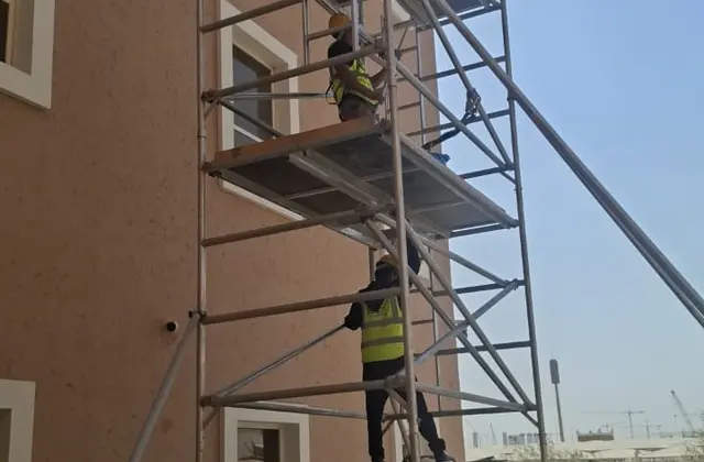 تنظيف واجهات المباني والمشاريع التراثية والمعمارية بالدرعية
